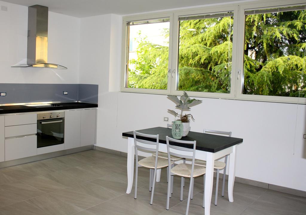 Ferienwohnung Gilda E Vesuvio Bergamo Zimmer foto